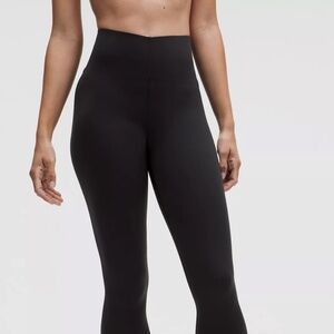 lululemon Glow Up™ Super-High-Rise Tight 25" (Size 8 - NWT)